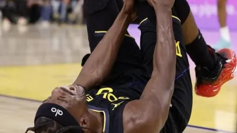 杜兰特大伤退赛，赛事冲突升级！