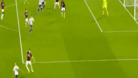 光明小学迎来“冠军体育课堂”，梁靖崑、陈熠担任“特聘体育导师”